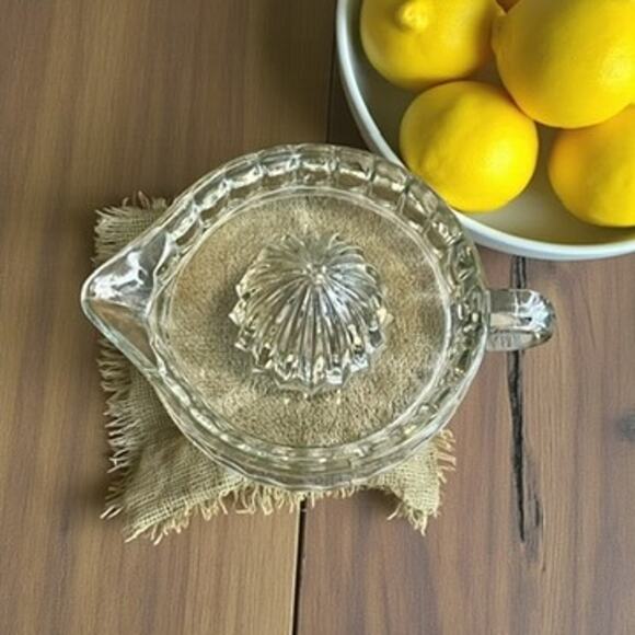Vintage Pressed Glass Citrus Juicer Reamer-Spout-Handle-Lemon-Depression-Kitchen - Picture 1 of 6